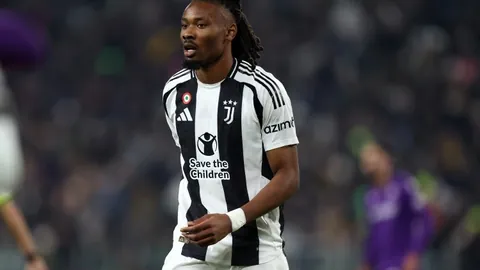 教育部将重点引进优秀足球退役运动员担任中小学足球教练